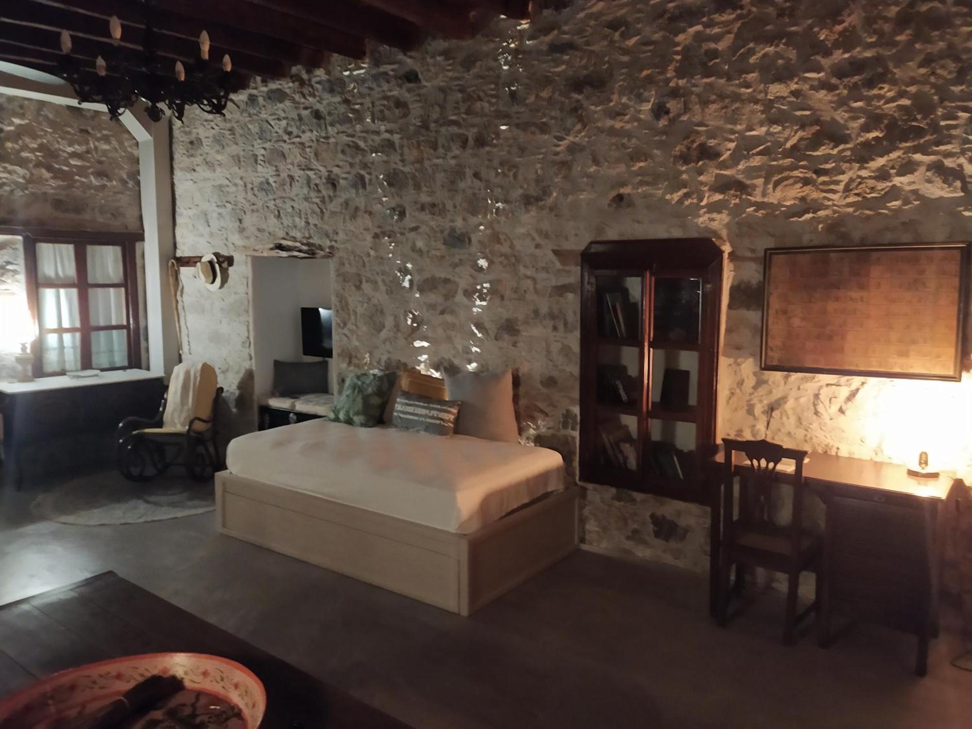 Latmos 1860 Villa Skala  Bilik gambar
