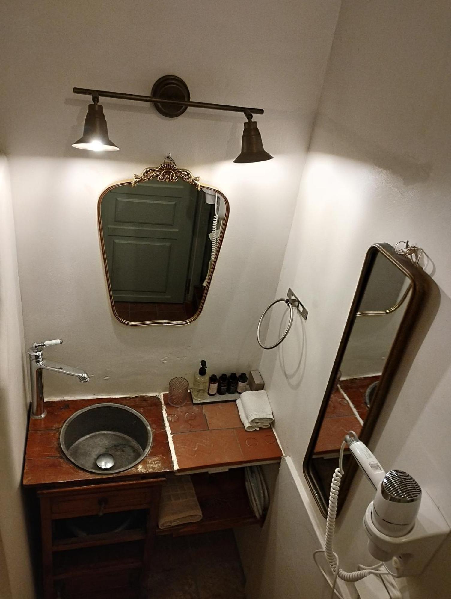 Latmos 1860 Villa Skala  Bilik gambar